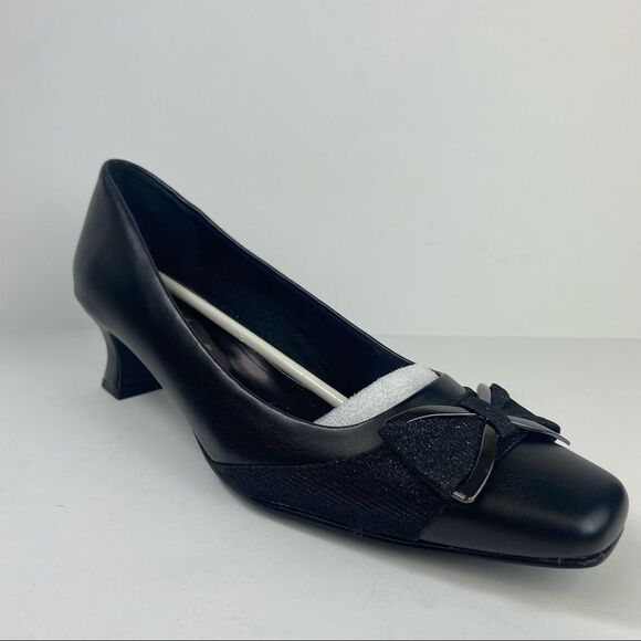 Easy Street • Rejoice Bow Pumps - Picture 6 of 14